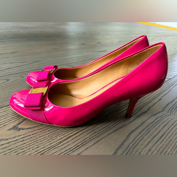 Salvatorre Ferragamo | Vara Bow Patent Leather Pumps | size 8 | Hot pink - Picture 5 of 9